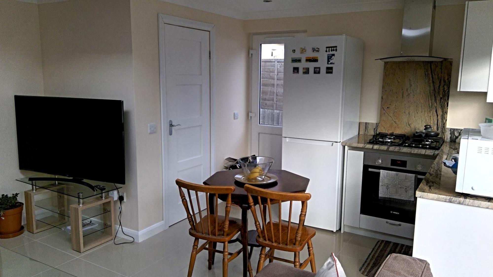 Luxury London Ensuite Double Room, Park Free, Tram-Train! Митчам Экстерьер фото